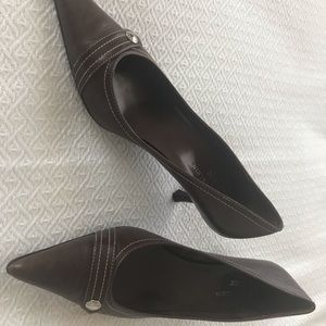 Anne Klein brown dress pump
